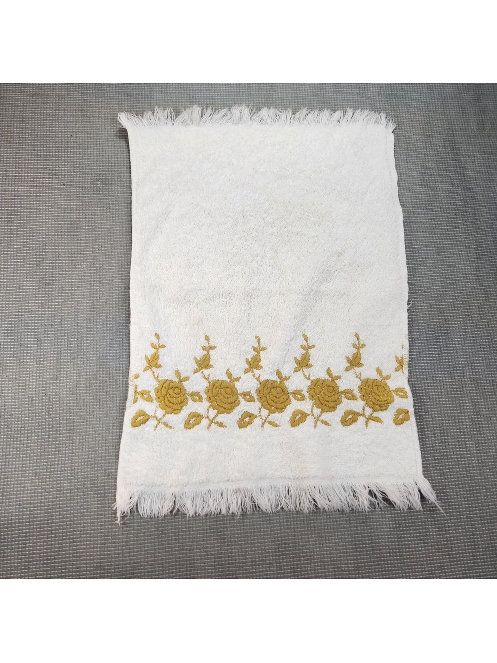 Vintage white Dundee hand towel with rose floral embroidery and fringe, 11x16